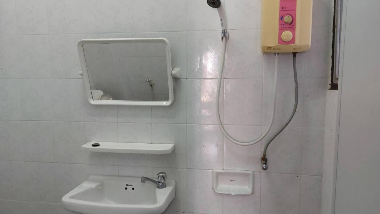 Sataya Apartment Maha Sarakham Buitenkant foto
