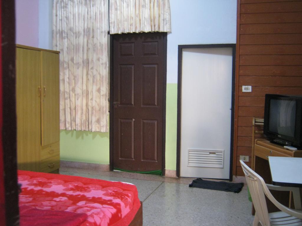 Sataya Apartment Maha Sarakham Buitenkant foto