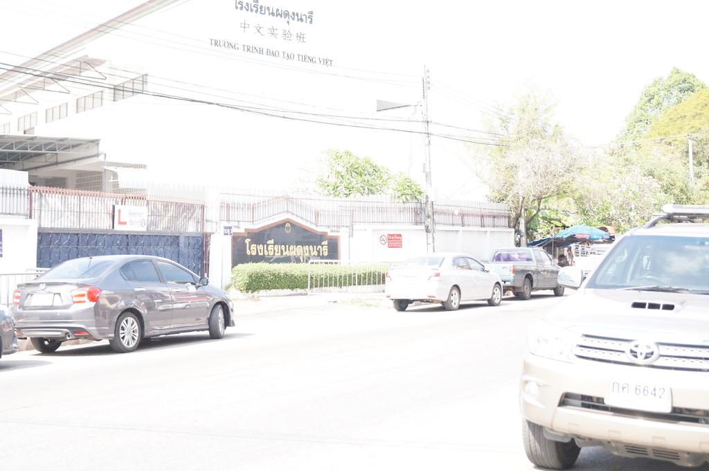 Sataya Apartment Maha Sarakham Buitenkant foto